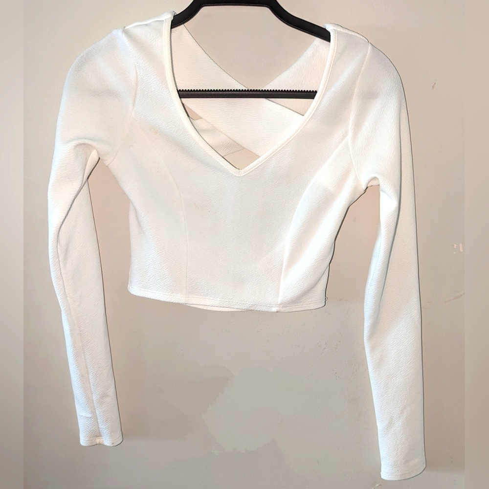 Long sleeve cropped top